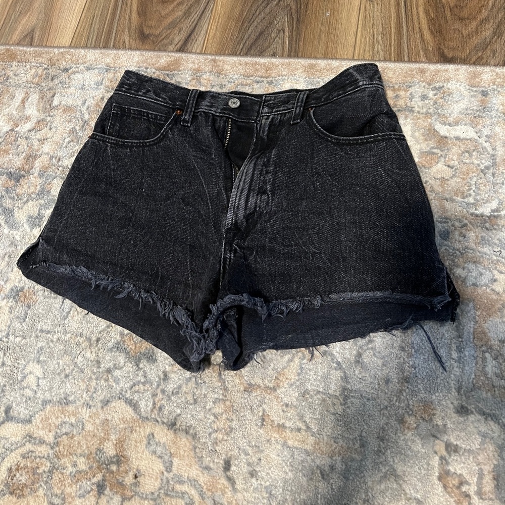 Abercrombie and Fitch natural rise black denim shorts size 28